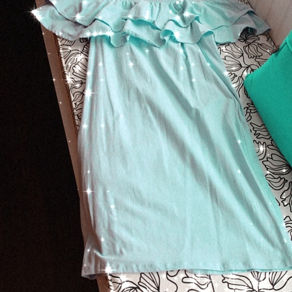 Dresses - Picture 16 of 16